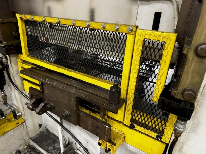 40 TON L&amp;J STRAIGHT SIDE PRESS: YOBRO #23910