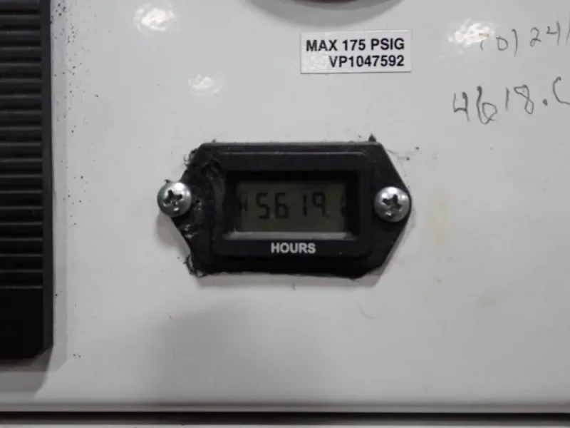 CHAMPION PNUEMATIC AIR COMPRESSOR  -  BER10