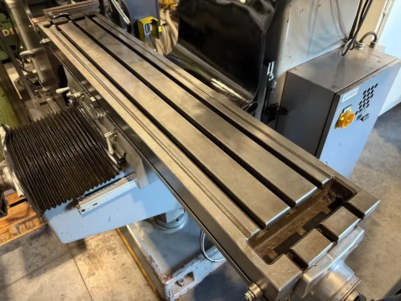 ATRUMP K6F Heavy Duty Milling Machine 40 Taper 6 H.P. DRO 2003’# 7694