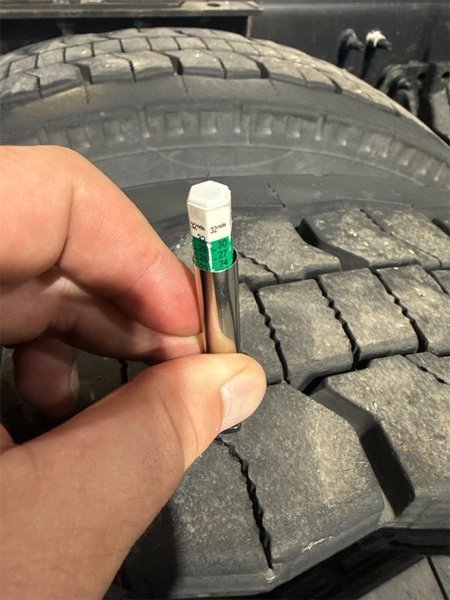 VOLVO VNL64T780 - Trucks