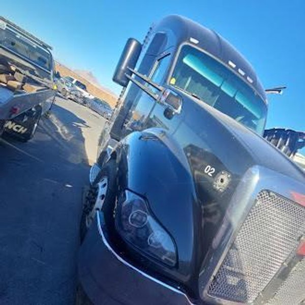 Kenworth T680 Sleeper Truck, 2019