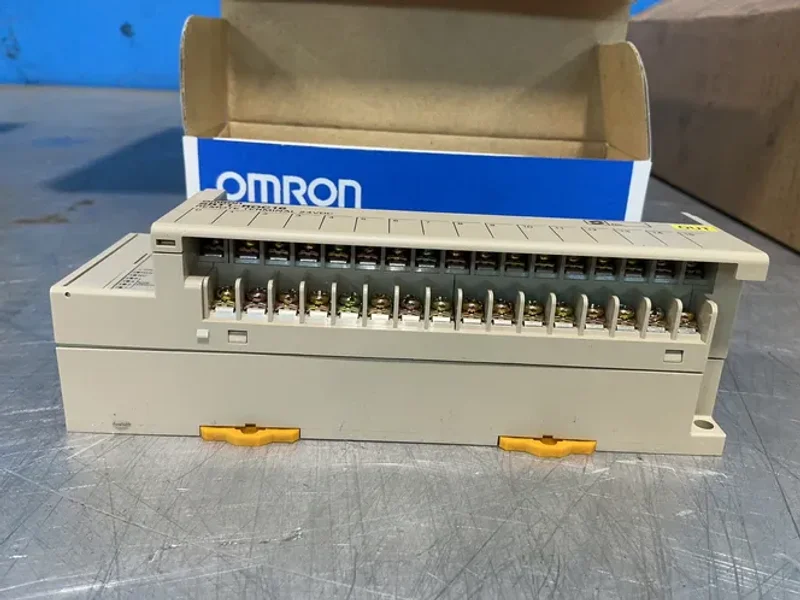 OMRON REMOTE TERMINAL   -  SRT1-ROC16