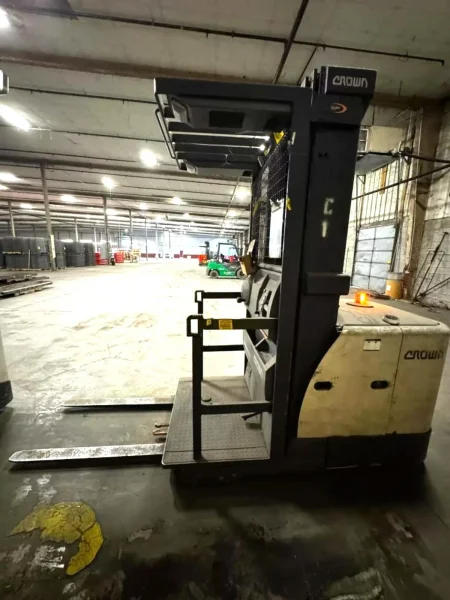 3,000 LB CROWN MODEL #SP 3500 ELECTRIC ORDER PICKER FORKLIFT 2018 : YOBRO #25407
