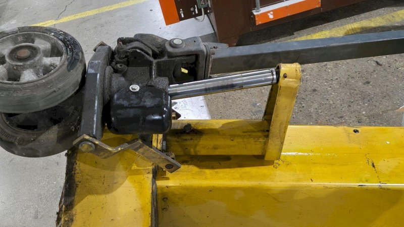 SEFAC M120BF2000 15 TON VEHICLE LIFT USED