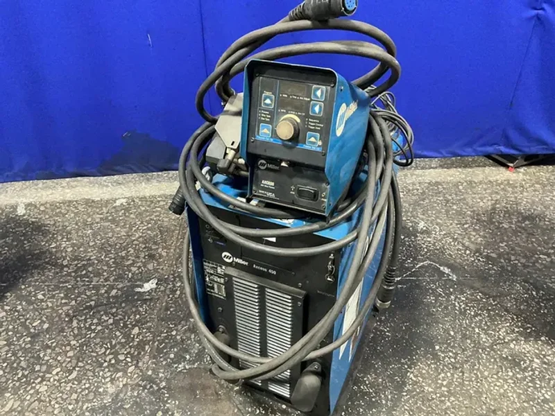 Miller  600 A Welder  - Axcess 450