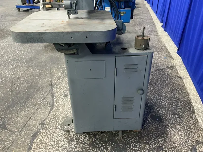 GROB 18” VERTICAL BAND SAW  -  NS18