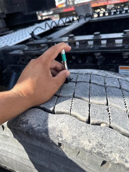 2024 Volvo VNL64T860 4V4NC9EHXRN656677