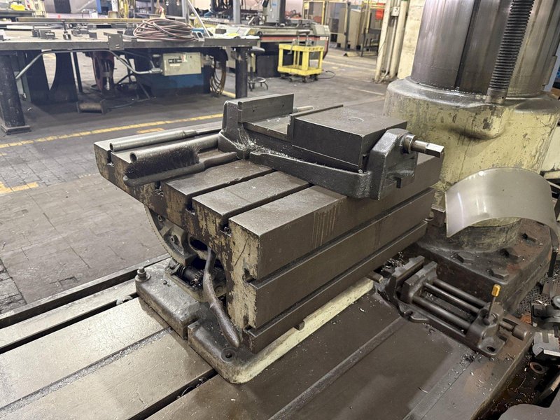 8&#039; ARM x 19&quot; GIDDINGS &amp; LEWIS MODEL #956-CHIPMASTER RADIAL ARM DRILL: STOCK #23553
