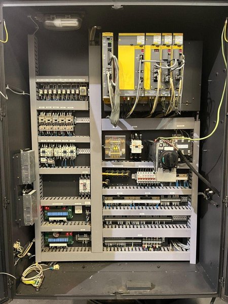 Hwacheon Sirius 550 CNC Vertical Machining Center – 10,000 RPM Mill