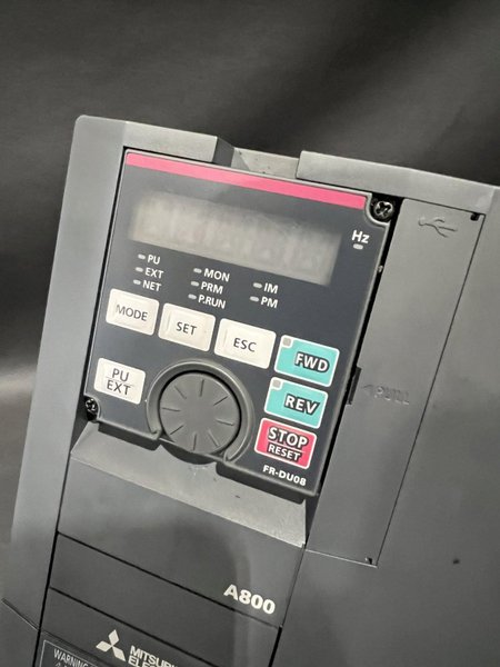 Mitsubishi FR-A800 3PH 31A 20HP Variable Frequency/Speed Drive FR-A840-00380-1-N6