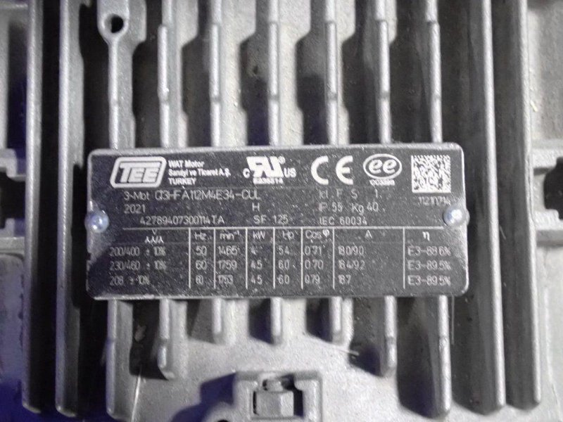BECKER 165/198 M^3/H VACUUM PUMP  -  U5.16610-03