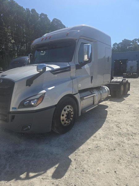 2019 FREIGHTLINER CASCADIA 126 KS7785