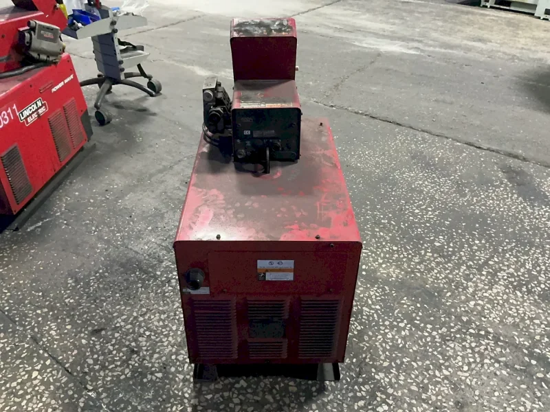 LINCOLN ELECTRIC 82 A MIG WELDER  -  455M POWER WAVE
