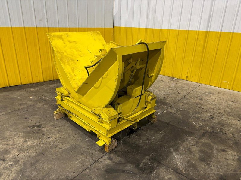 6,000 LBS X 36” X 36” WEST BEND POWERED COIL FLIPPER UPENDER: YOBRO #24353