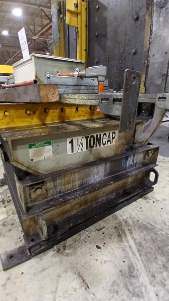 3,000  LB BUSHMAN MECHANICAL COIL FLIPPER UPENDER: YOBRO #26214
