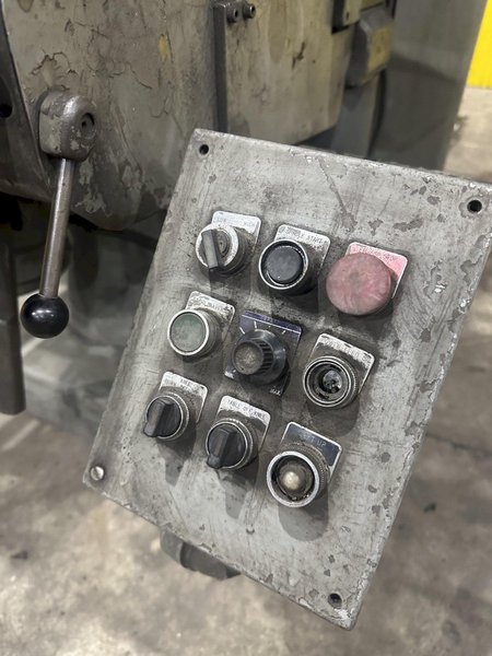 2 HP BRIDGEPORT SERIES II SPECIAL VERTICAL RAM TYPE KNEE MILL: STOCK #22466