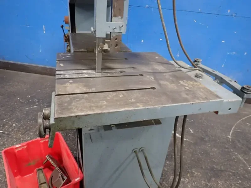 DAKE JOHNSON 40" VERTICAL BAND SAW  -  VH-40