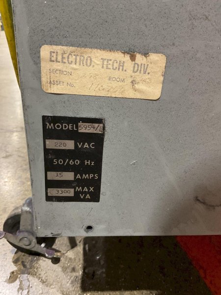 MAGNATIZING MACHINE 220V 15 AMP 5954/4 W/ FLUKE 916 USED