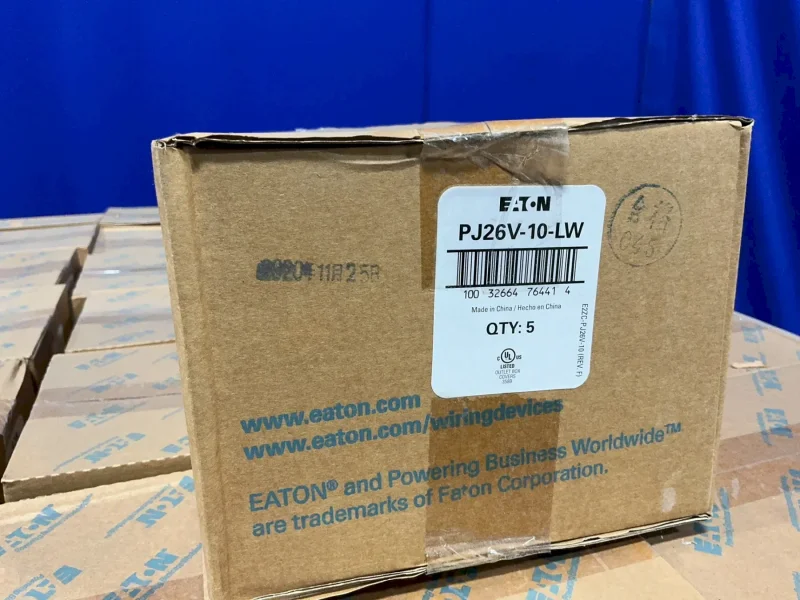EATON DECORATOR WALLPLATE  -  PJ26V-10-LW