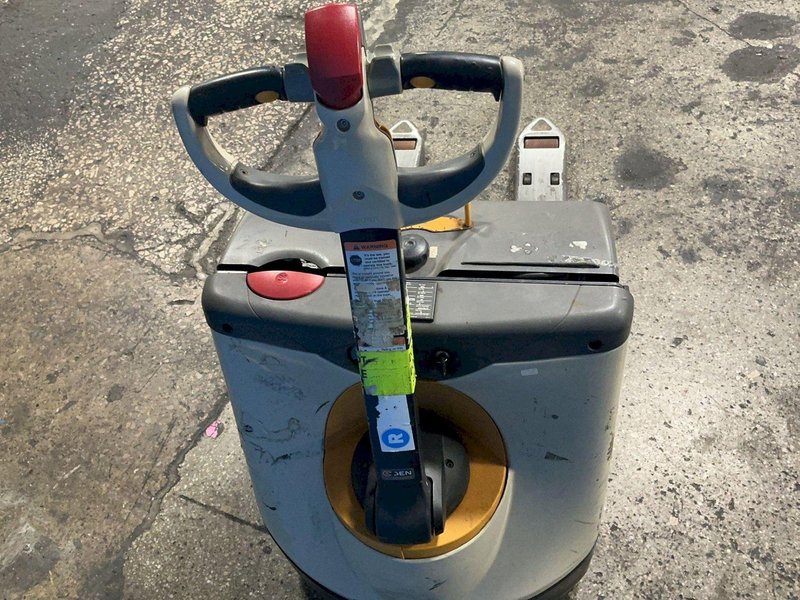 CROWN 4500 LBS ELECTRIC PALLET JACK  -  WP3035-45