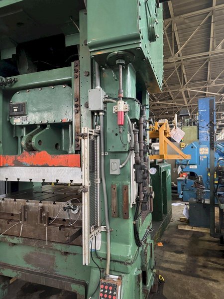 150 TON MINSTER E2-150-42-30 HEVI-STAMPER STRAIGHT SIDE PRESS. STOCK # 0882825