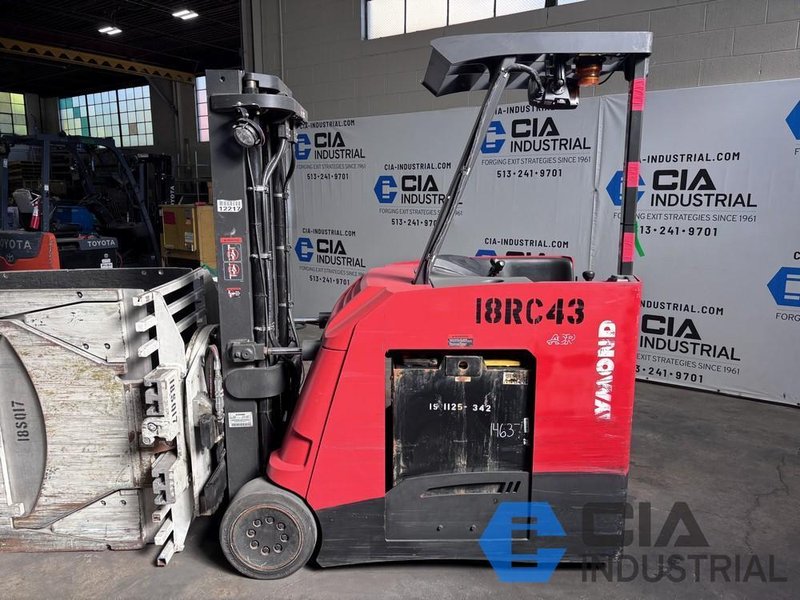 2018 - 5,000 LB. RAYMOND MODEL 425-C50TT STAND-UP ELECTRIC FORKLIFT