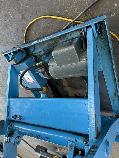 3,000 LB X 36" X 36" SOUTHWARK LIFT TABLE. STOCK # 0894824.