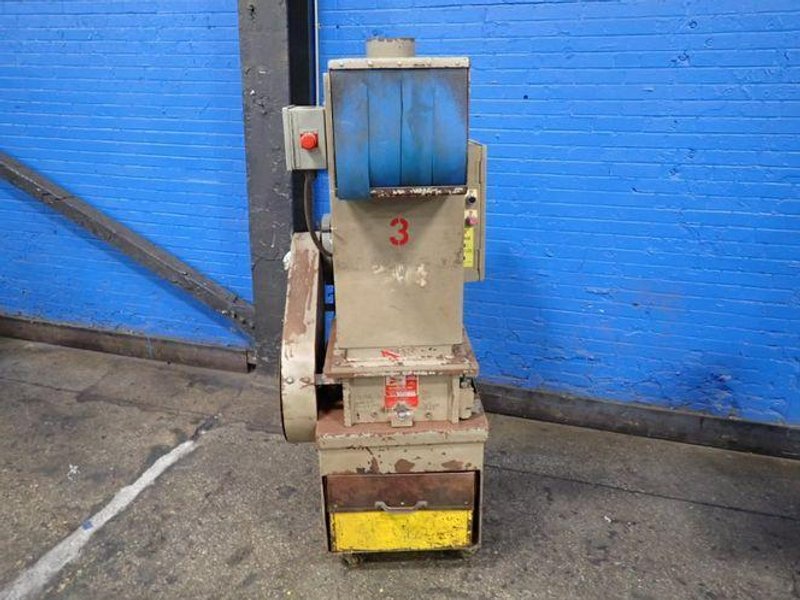 NELMORE 21" X 18" X 11" PLASTIC GRANULATOR  -  G1012M1
