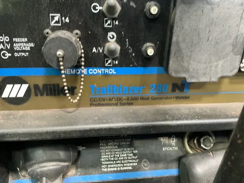 MILLER 200/280 A WELDER  -  TRAILBLAZER 280NT