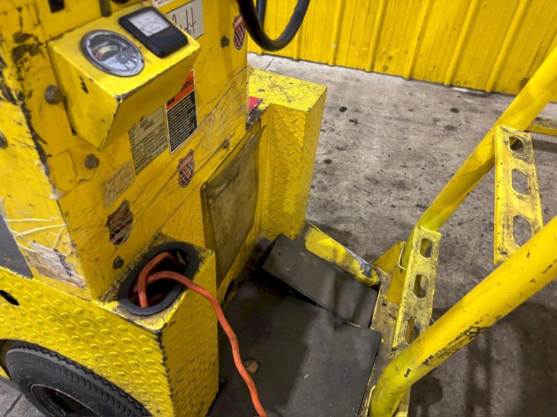 36 VOLT CUSHMAN MODEL #898361 STOCK CHASER/TUGGER CART: YOBRO #24656