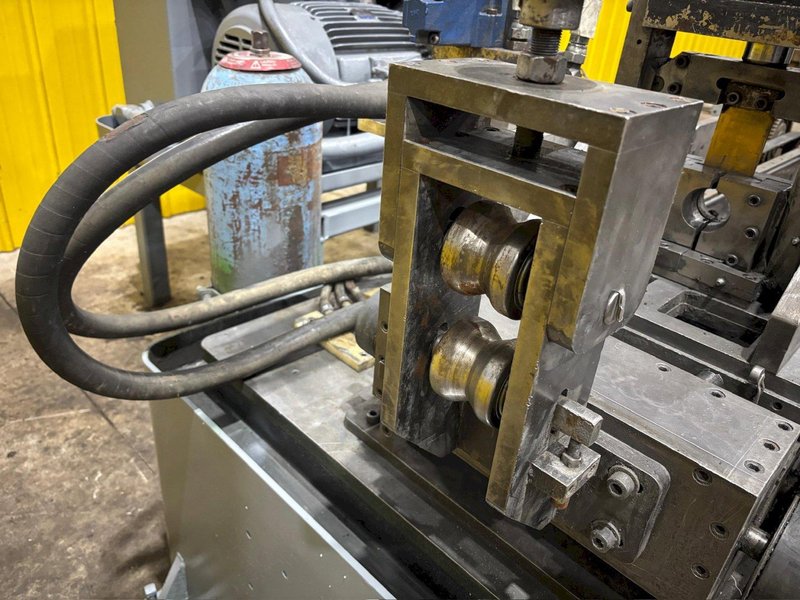 AMERICAN SERVO DRIVEN HYDRAULIC FLYING CUTOFF SHEAR WITH AMS CONTROLS: STOCK #18161