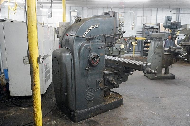 CINCINNATI MODEL #2V VERTICAL MILLING MACHINE: YOBRO #25931
