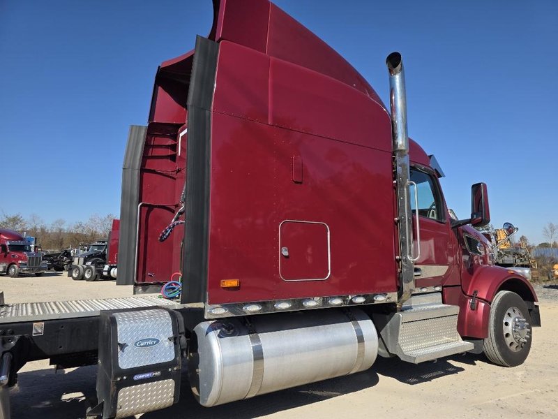 PETERBILT 567 - Trucks