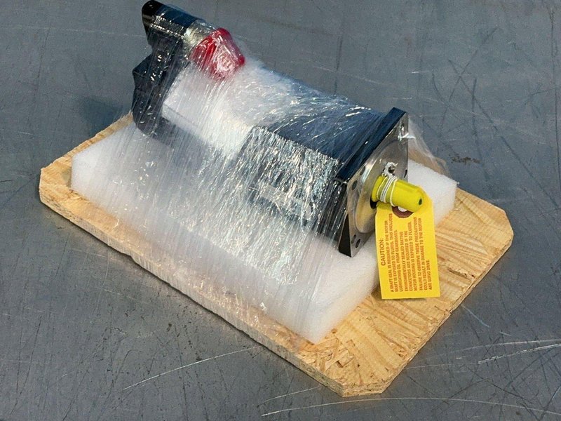 ALLEN-BRADLEY 4000RPM 1.07HP KINETIX VP LOW INERTIA SERVO MOTOR  -  VPL-A0753E-PJ12AA