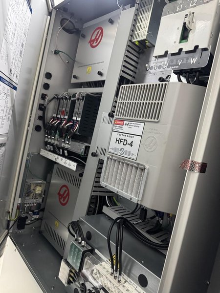 Haas VF-4 VMC, 2024 – 4th Axis Ready, Rigid Tap, High Speed Machining, Chip Auger