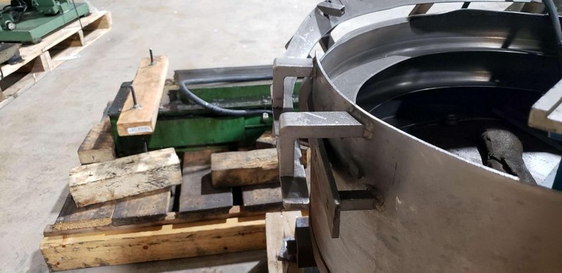 24″ CCW Feeder Bowl