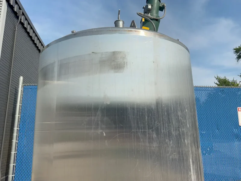 APACHE approx 1400 GALLONS S/S MIXING TANK