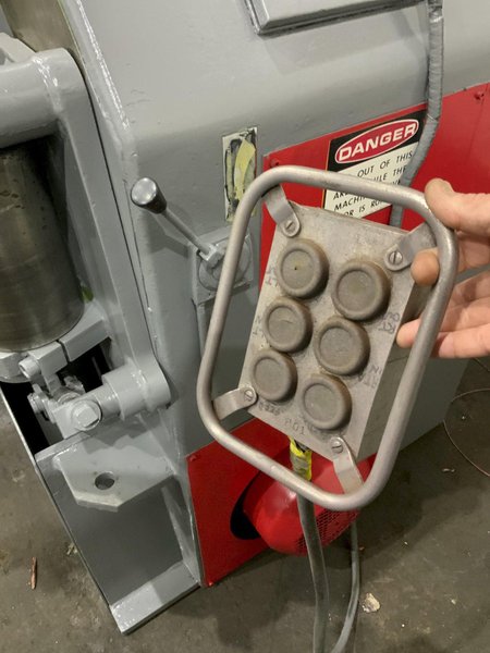 4-1/2” X 4-1/2” X 1/2” ROUNDO R-5 HYDRAULIC VERTICAL/HORIZONTAL ANGLE ROLL: STOCK #80859