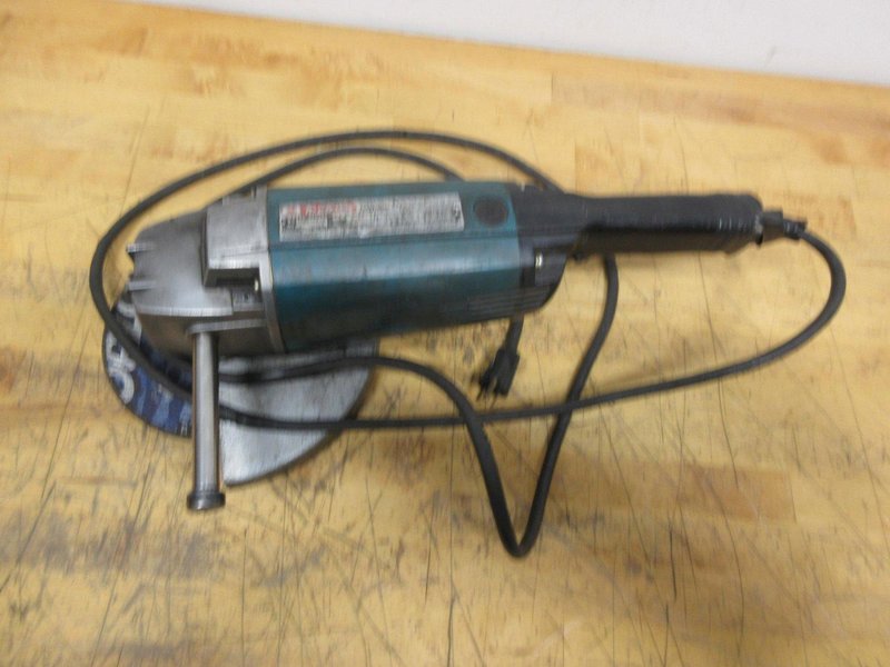 Makita 180mm 7" Disc Grinder 9607BL 15 Amp 115v **Works**- Auction Item