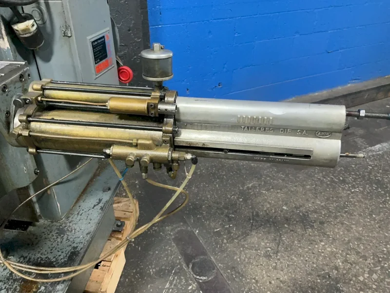 7” X 26” HORIZONTAL MILL  -  F-900