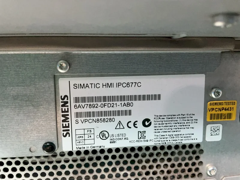 SIEMENS SIMATIC HMI IPC677C  -  6AV7892-0FD21-1AB0