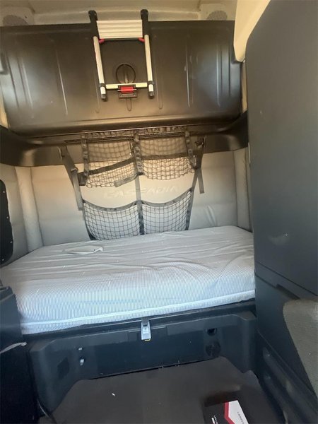 2020 Freightliner CA126SLP - Cascadia  3AKJHHDR2LSLR4945