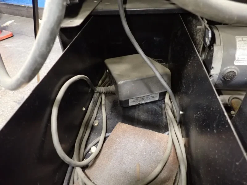 THE LINCOLN ELECTRIC CO 275 AMPS WELDER  -  PRECISION TIG 275