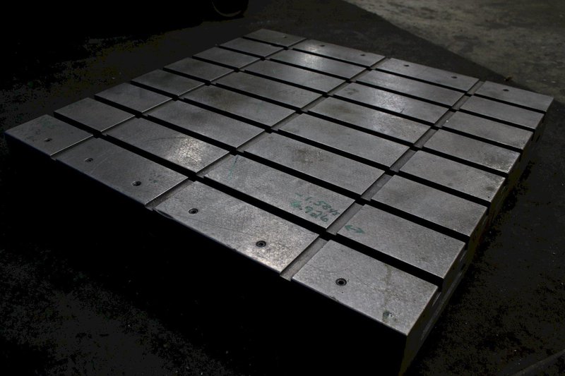 40&quot; X 40&quot; X 5-1/2&quot; DEVLIEG T SLOTTED BOLSTER PLATE: STOCK #76108