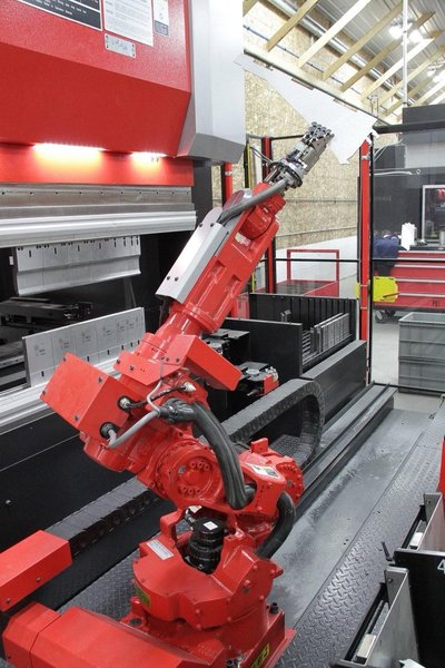 60 Ton x 4′ Amada EG6013 Automated Bend Cell, 2017 – 6 -Axis Robot, 7-Axis Backgauge