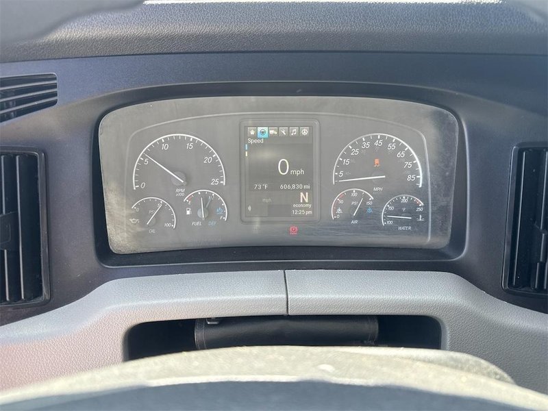 2019 Freightliner Cascadia 126 3AKJHHDR9KSKE4230