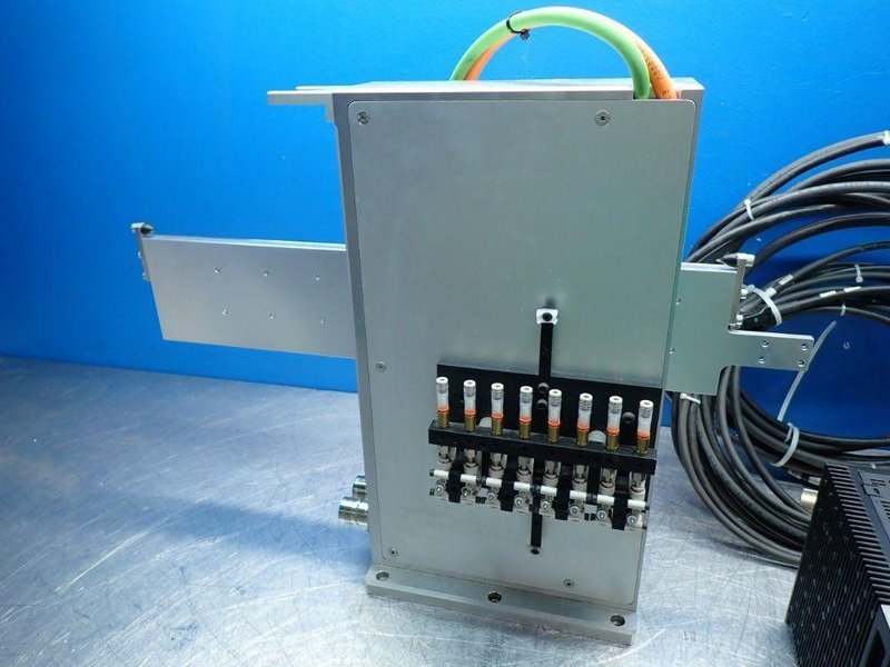 OMRON ACCURAX LINEAR MOTOR PICK &amp; PLACE SYSTEM  -  R88L-ES-PM-C110-B300-0001