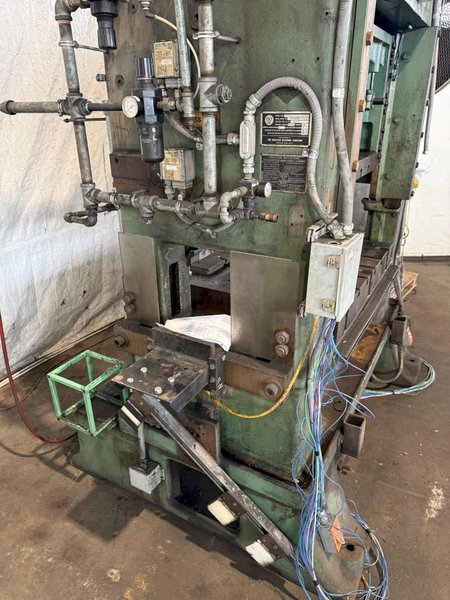 100 TON MINSTER P2-100-48 PIECE MAKER STRAIGHT SIDE HIGH SPEED PRESS. STOCK # 1004725