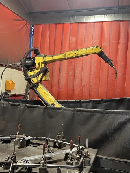 Genesis Welding Systems Robotic Welding Cell, Fanuc ArcMate 120iD 10L, 2012 – Miller Auto Axcess 300 DI Power Source (2)