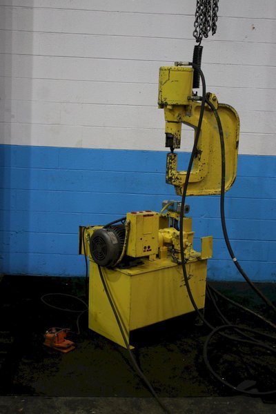 80 TON FABRLINE HYDRAULIC WEBB PUNCH: STOCK #76019